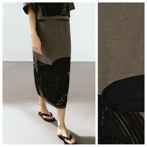 NWT. Massimo Dutti Khaki Viscose/Linen Blend Contrast Trim Midi Skirt. Size 4.